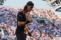 开云体育官网-包含美国网球队险胜西班牙网球队，西西帕斯三分雨点燃全场的词条