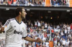 开云体育官网-萨拉赫关键回合不手软，曼联火力压制巴萨，一场战术与意志的较量