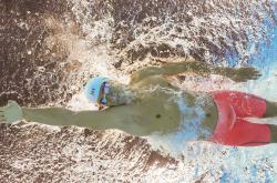 开云APP-巴萨鏖战墨西哥，坎特扛起全队，一场跨越洲际的足球传奇