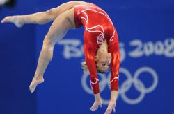 开云体育官方网站-孤胆英雄的逆袭，恩比德扛起全队，勇士逆转骑士的史诗之战