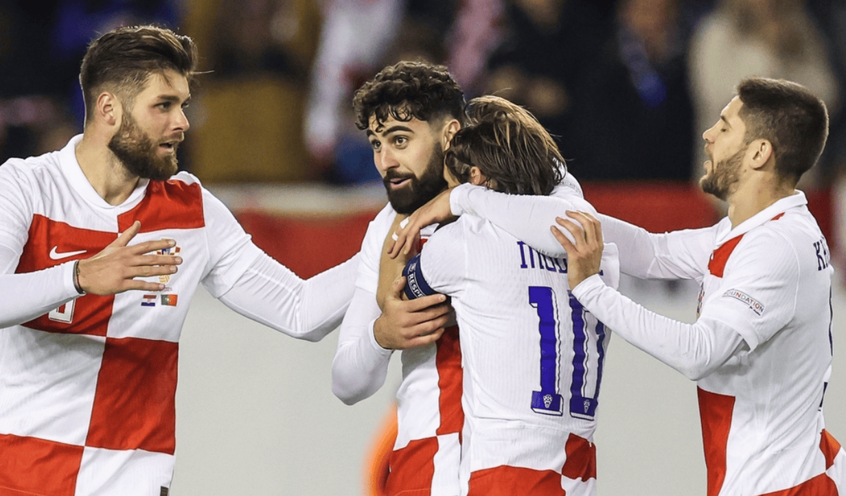 博尔顿华德斯菲尔德平局，双方晋级欧国联强的简单介绍