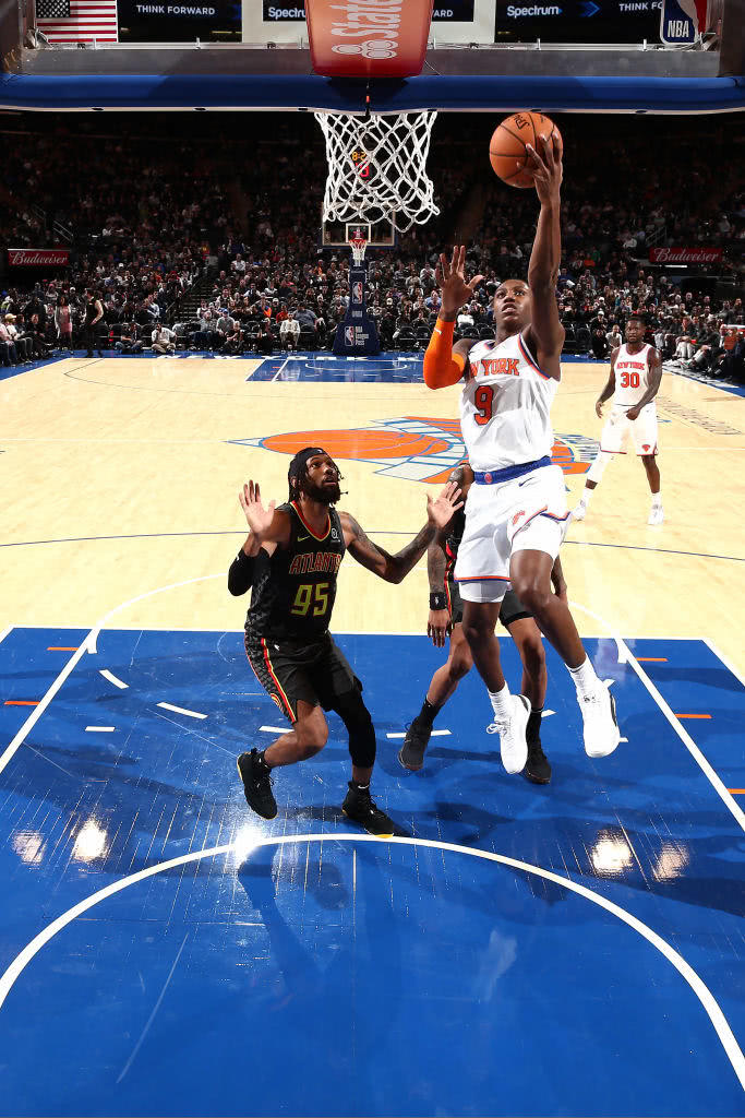 英格兰羽毛球队鏖战中国羽毛球队，马琳三分雨点燃全场的简单介绍