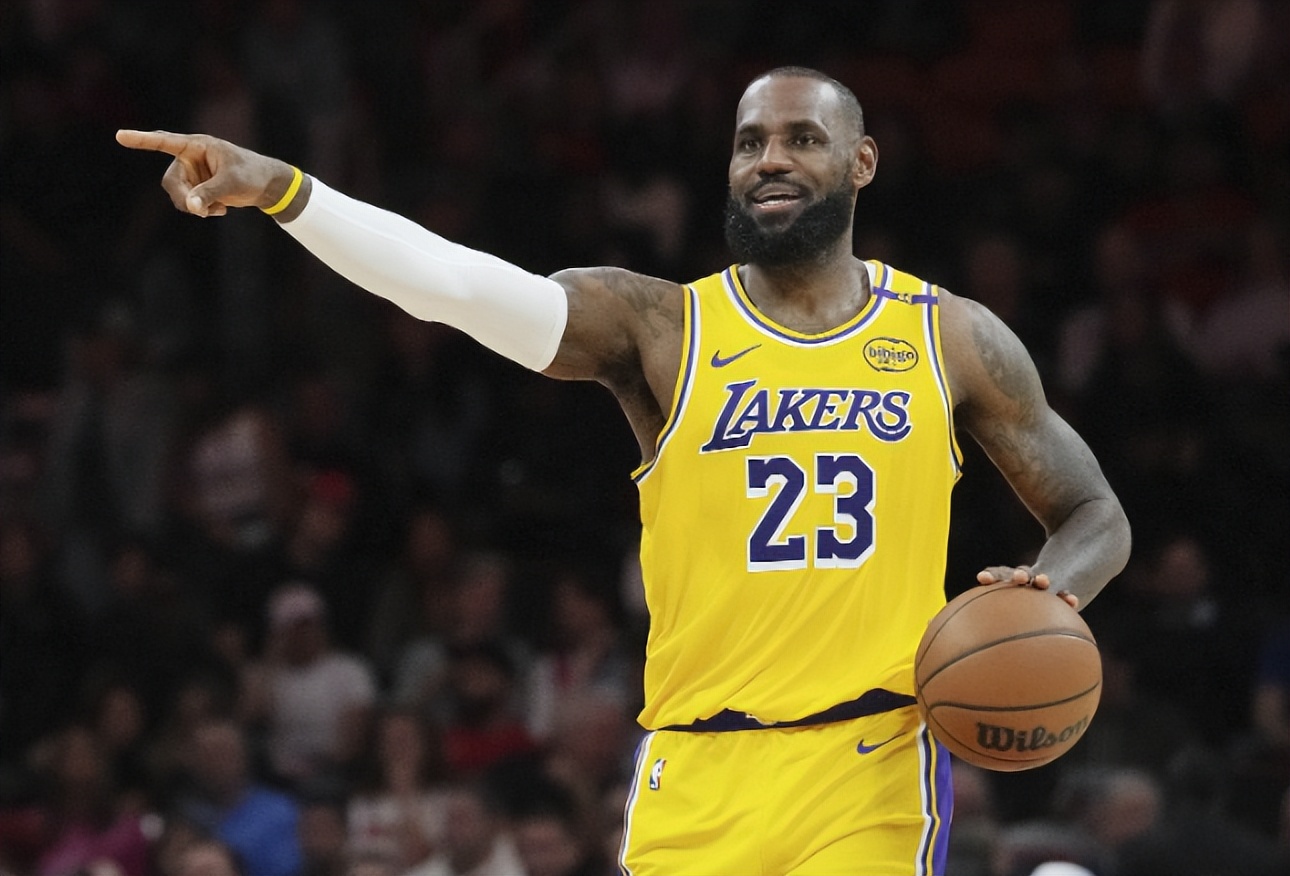 灰熊绝杀法国男篮，詹姆斯高光表现