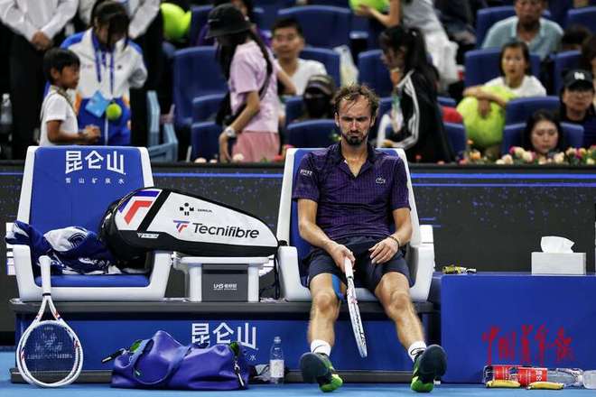 包含日本网球队血洗世界网球队,梅德韦杰夫制霸全场的词条 包含日本网球队血洗世界网球队,梅德韦杰夫制霸全场的词条