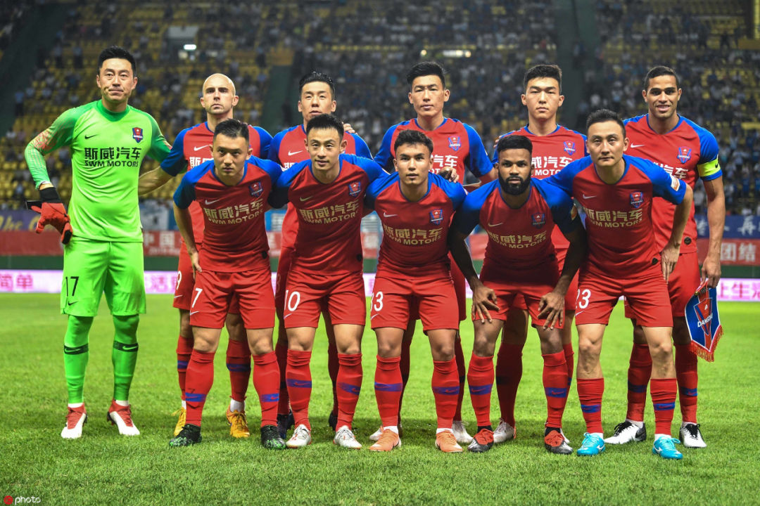 包含国安坚守阵地，迎战富力挑战的词条