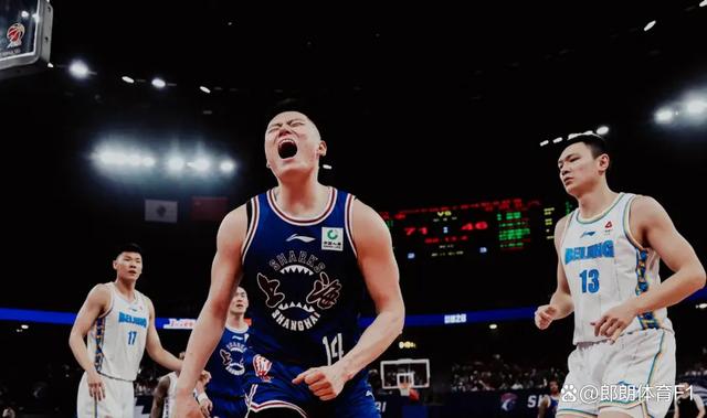 包含战术调整灵活，助球队逆转实现惊艳反击的词条