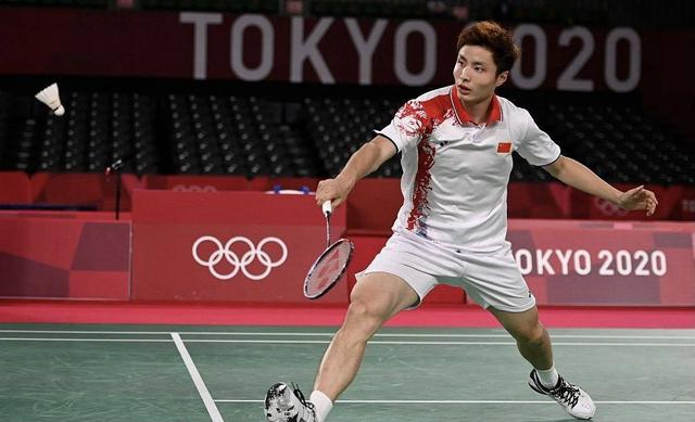 包含战术调整灵活，助球队逆转实现惊艳反击的词条