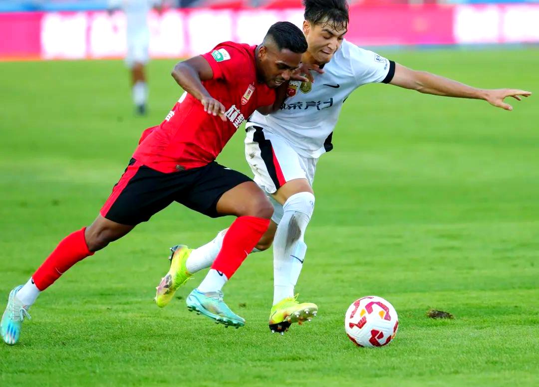 包含球队实力悄悄膨胀，对手需小心应对的词条