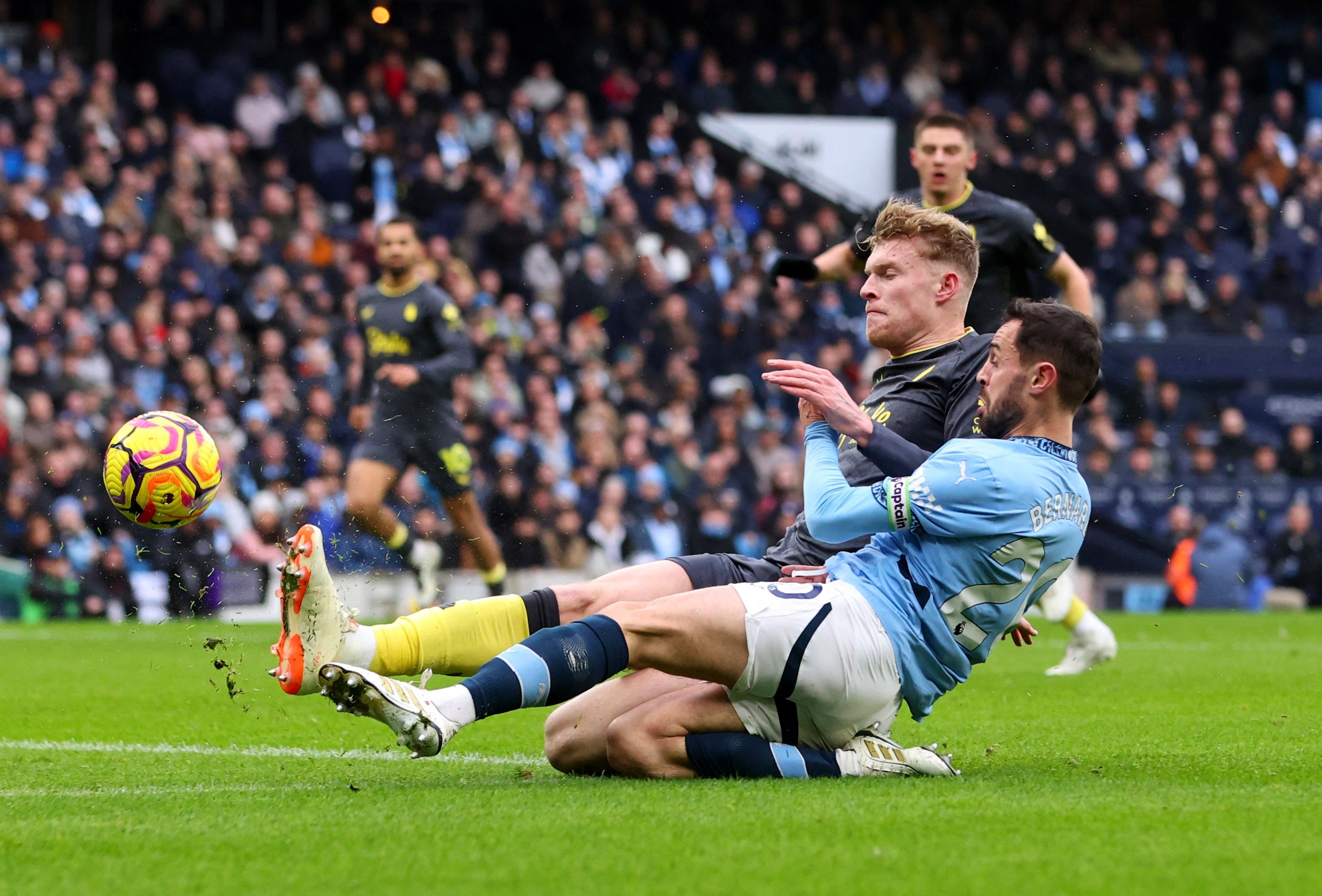 包含职业球员决赛对决，球场内外各展绝技的词条