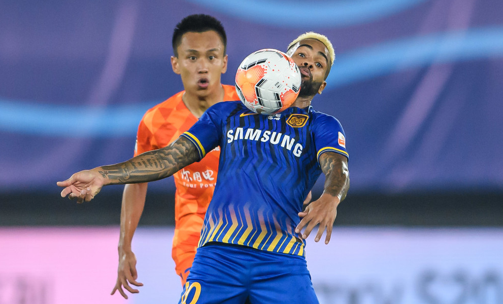 鲁能阵容大调整，客场逆袭重返胜利之路的简单介绍