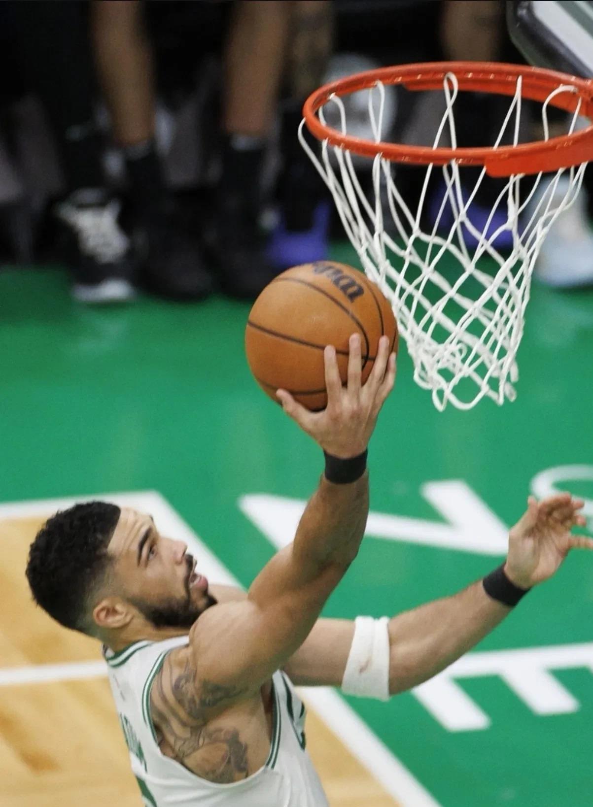 包含掘金完胜爵士，塔图姆状态火热的词条