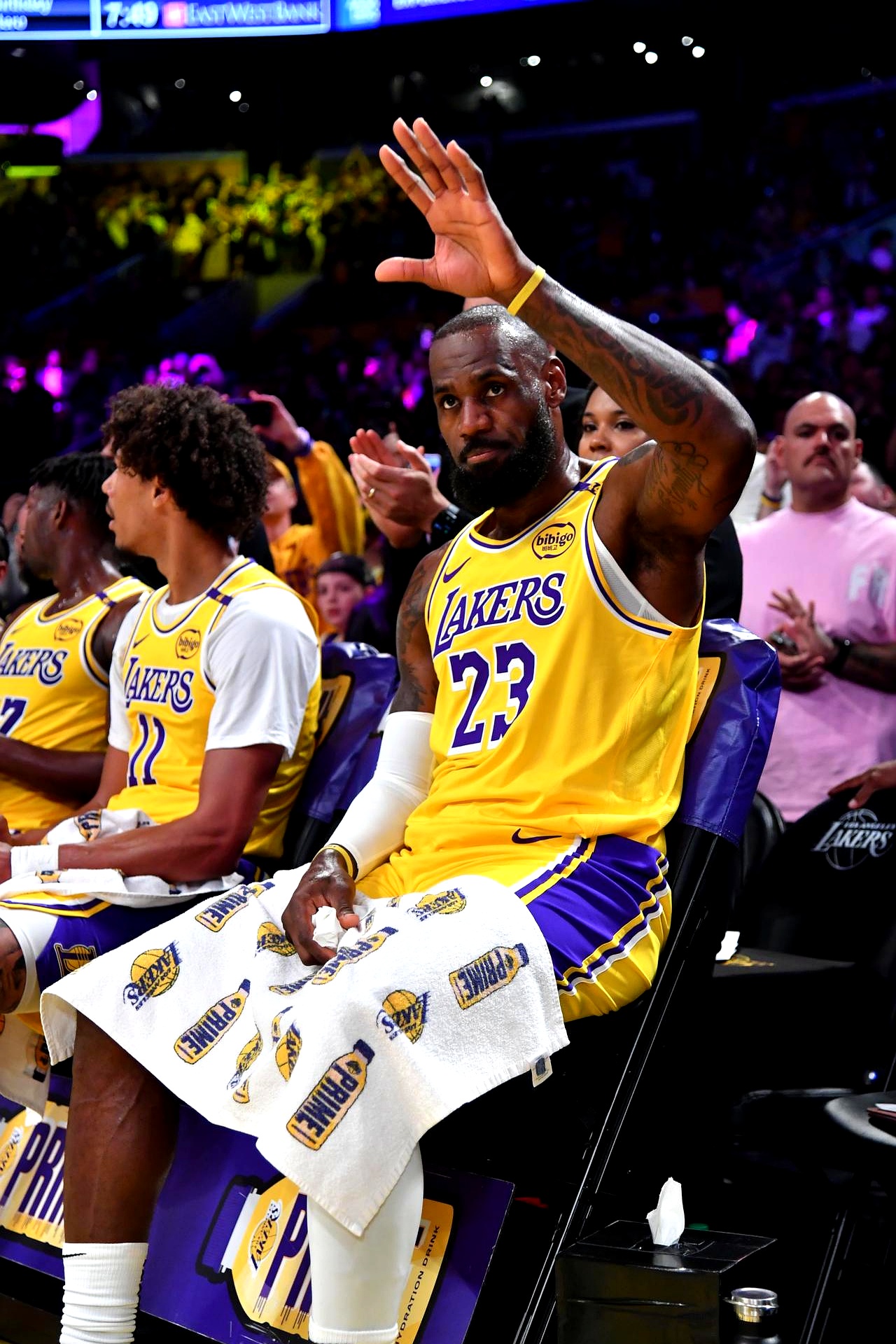 勇士逆转广州队，詹姆斯统治全场的简单介绍