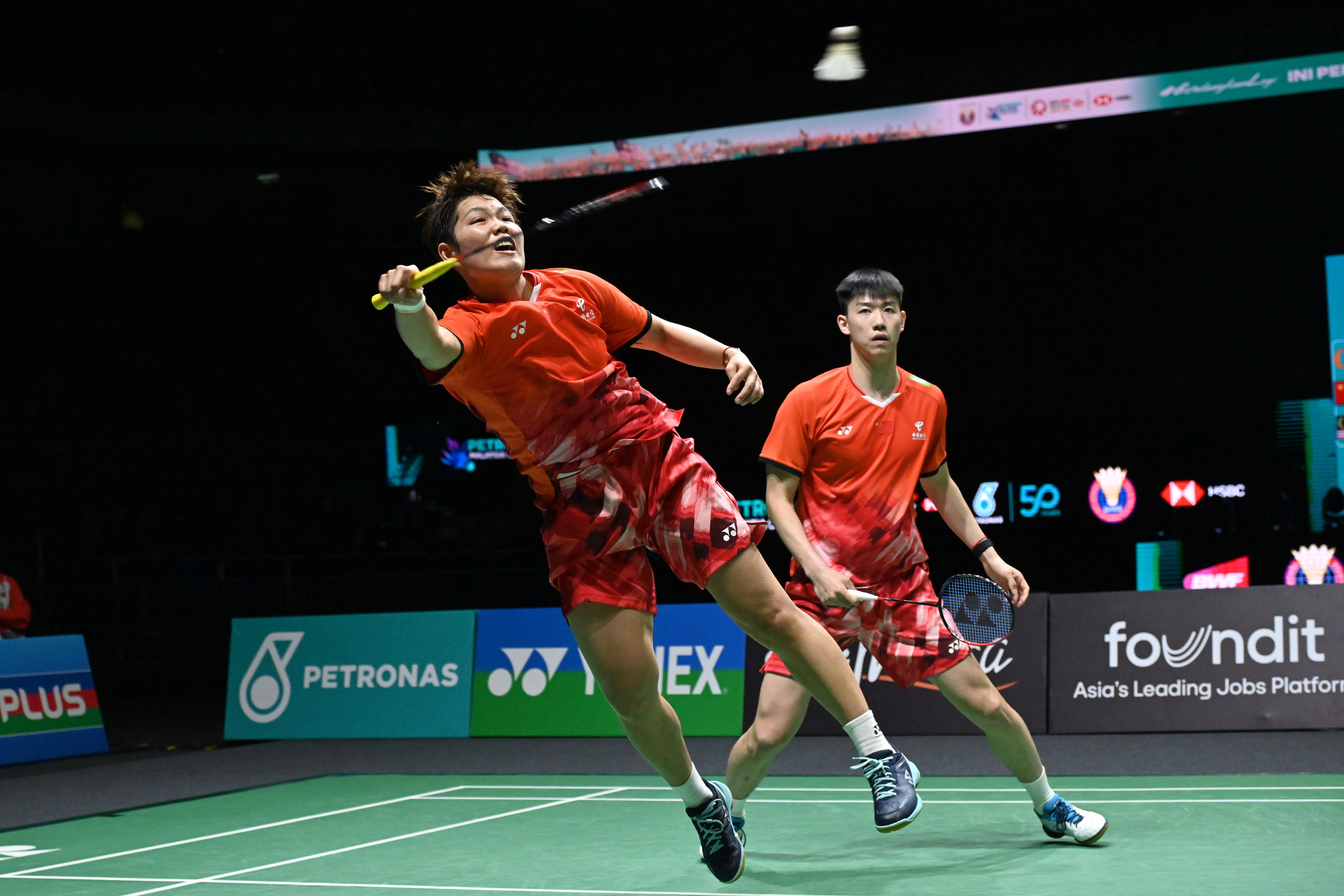 包含韩国羽毛球队鏖战泰国羽毛球队，安赛龙制霸全场的词条