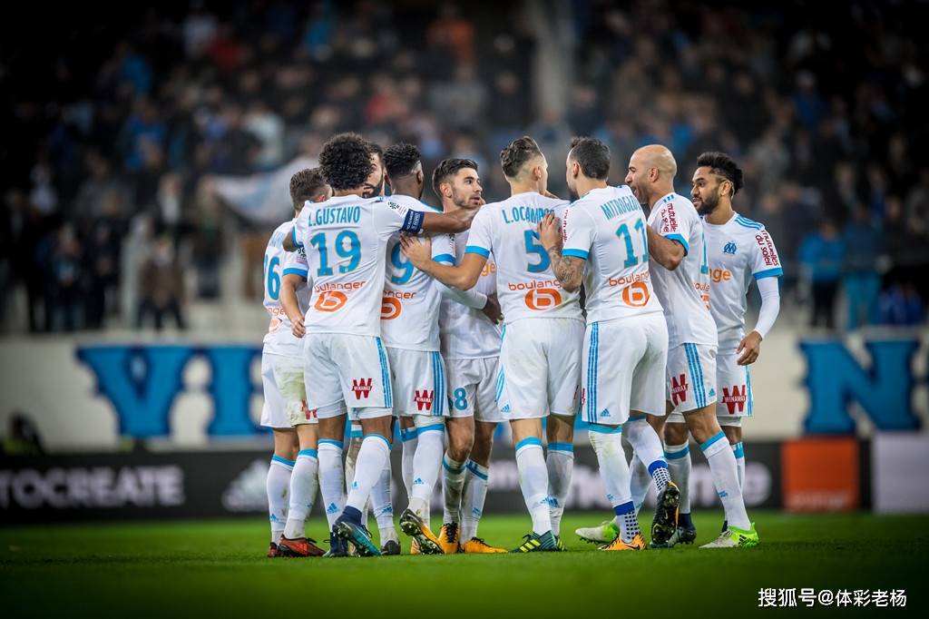 里尔队取得胜利,队员表现亮眼 里尔队取得胜利,队员表现亮眼