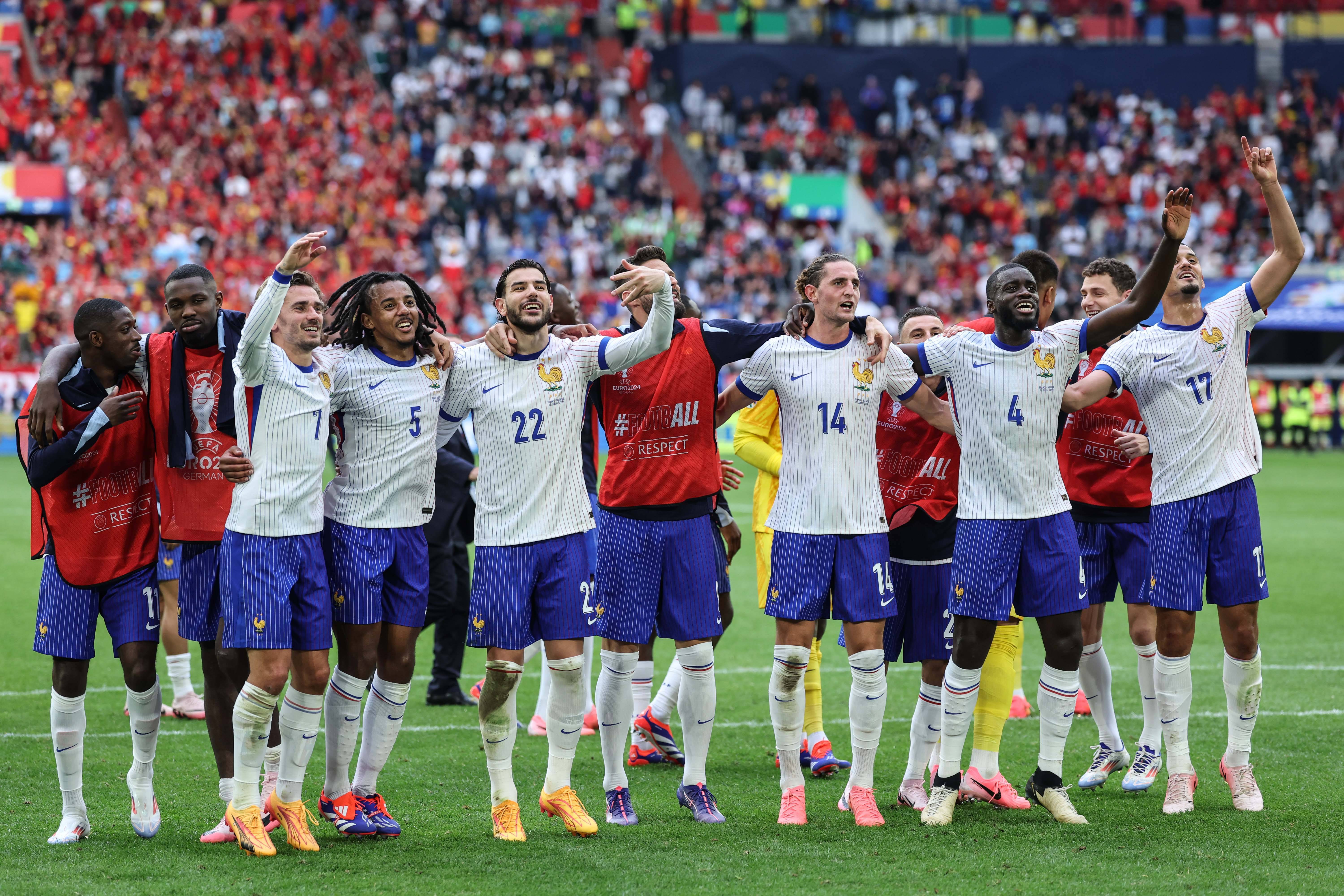 包含欧国联小组赛继续进行，德国队表现强劲的词条