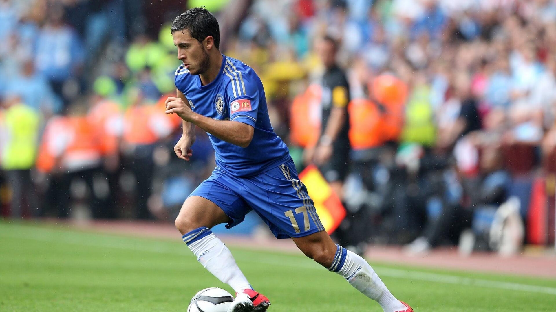 赛道与球场，当F1街道赛焦点战遇上辽宁队压制广东队