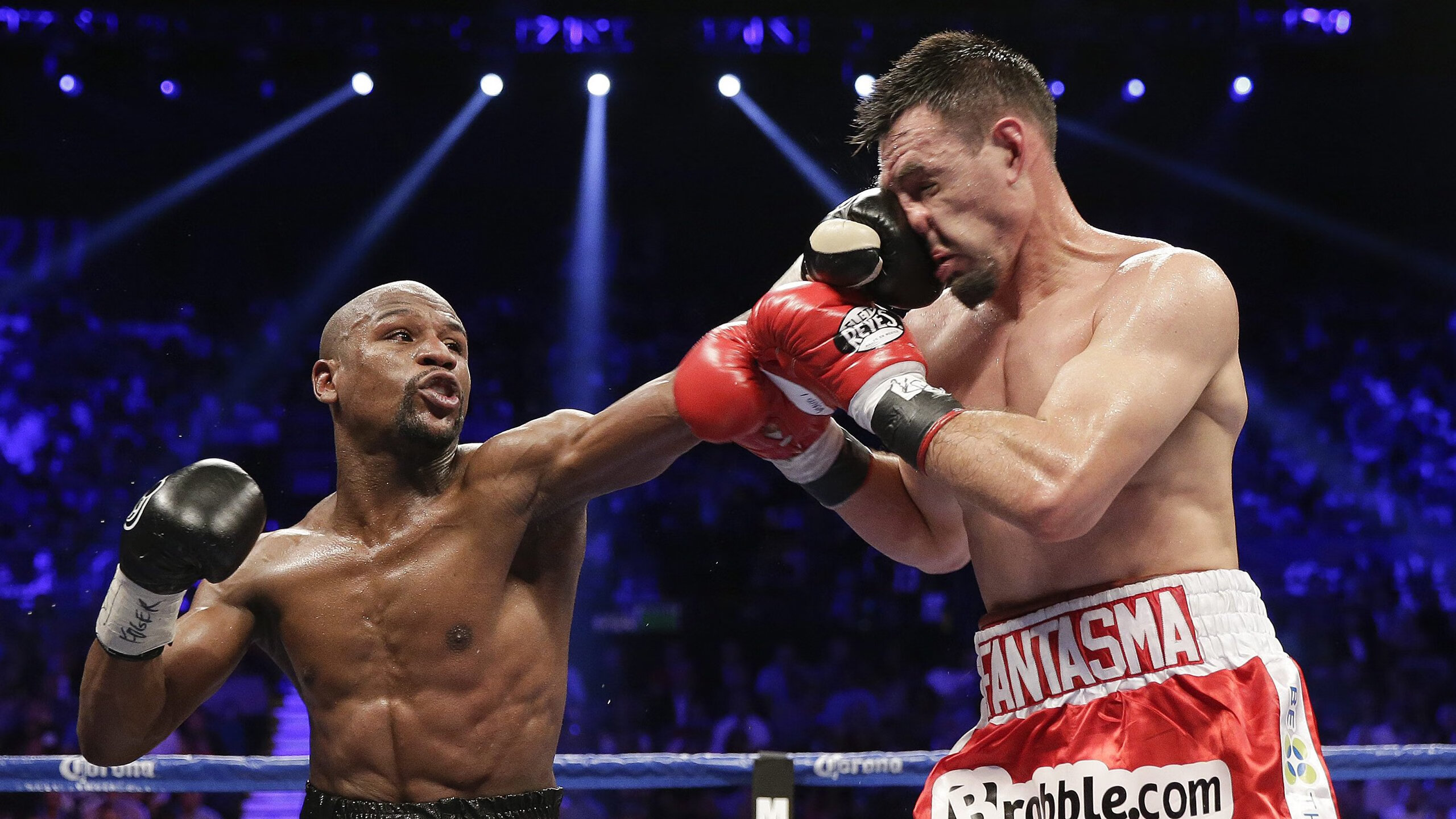 欧冠半决赛之夜,哈利伯顿点燃赛场