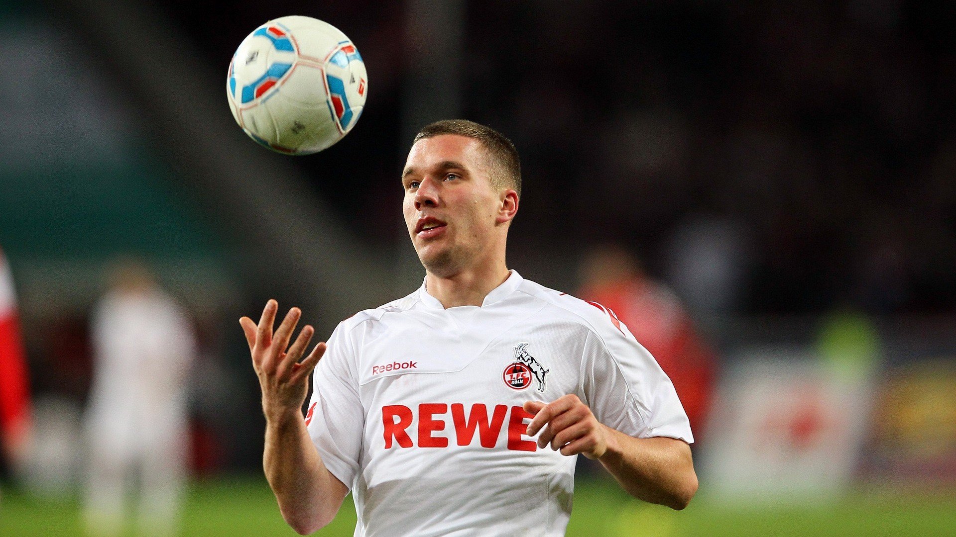 苏亚雷斯独舞王子公园，巴黎力克那不勒斯展露冠军相